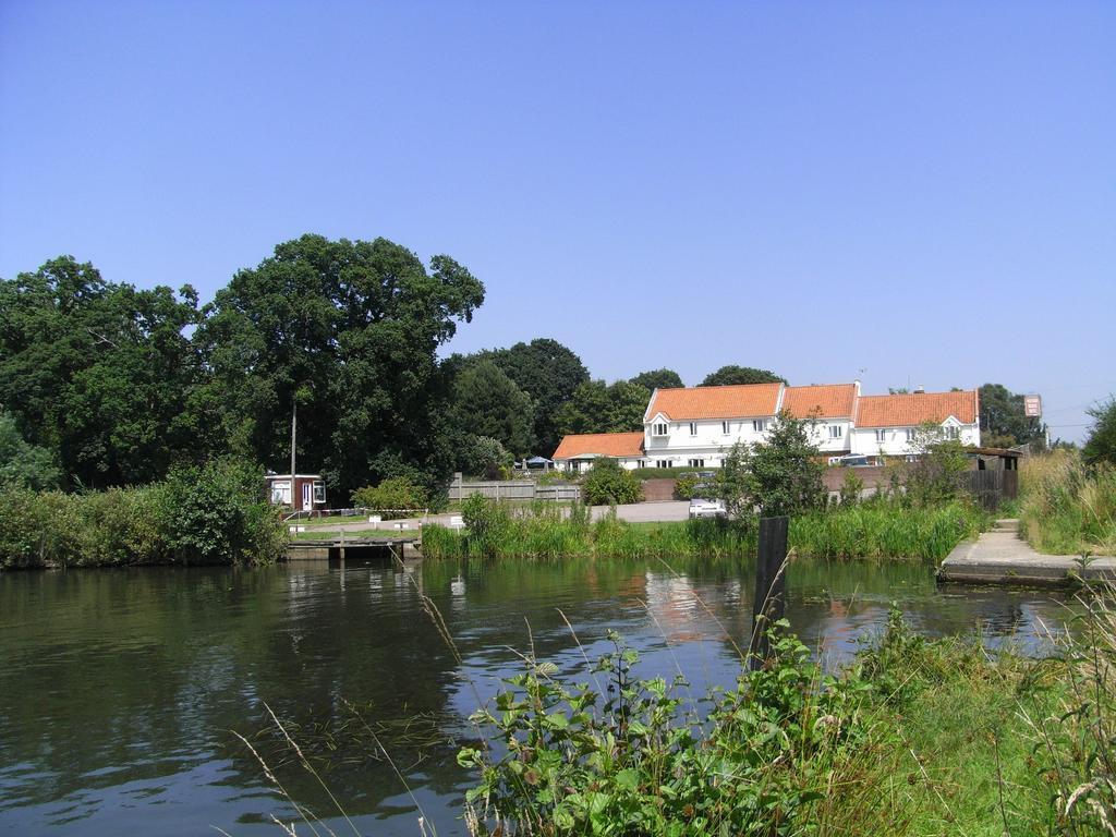 Wayford Bridge Inn Hotel Stalham Exteriör bild